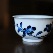 古瓷堂日本回流瓷器 景德鎮柴窯青花杜鵑花主人杯 滿工手繪名窯口品茶杯胎體細膩釉水潤 茶道杯具茶席美器茶具禮品