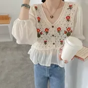 La Belleza法式V領手勾針織布蕾絲紅色花朵拼接雪紡袖造型上衣