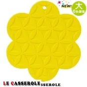 【i郵購】【LE CASSEROLE】花開富貴 環保矽膠止滑隔熱墊_陽光黃_台灣製