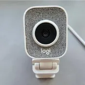 【福利品】Logitech StreamCam 視訊鏡頭 直播攝影機 1080p/60fps 網美 實況 會議 視訊