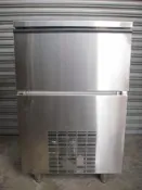力頓220磅角冰製冰機(LD-220)       水冷式        日產量220磅
