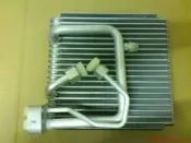 2000年後 三菱 堅達3.5T 汽車冷氣蒸發器(風箱仁)