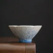 全球選品1館 生活百貨 德化高顏值藍色結晶冰花主人杯功夫茶具單個窯變花口斗笠杯
