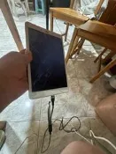 Samsung Galaxy Tab A8.0(T295)可充電。可開機。螢幕破。商品如圖。零件機販售。售出不退