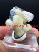 球狀方解石與鈣沸石共生