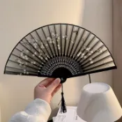 古風扇子 折扇 國風扇古典舞蹈折疊扇 隨身攜帶 中式古裝夏季竹扇 折疊扇 木鵰扇 古風折扇 舞蹈扇
