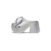 (店+)【Crocs】210050-0P1 Crocs卡駱馳 蝴蝶結 外穿 透氣 洞洞鞋 女款 金屬銀
