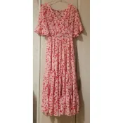 漂亮女生大擺洋裝55公斤穿