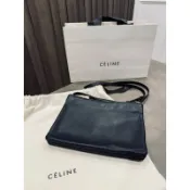 二手精品 CELINE TRIO LARGE 燙金LOGO 羊皮三層拉鍊斜背包 (已售出)